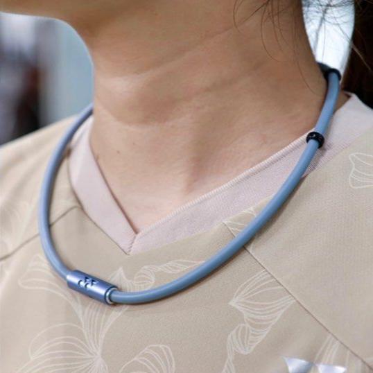 Yonex VX4 Power Necklace Neo Plus (Red/Silver) / (Blue/Silver) (M)